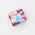 Mini billetera Miniwal Luana compacta y funcional, ideal para organizar tarjetas, billetes y monedas en poco espacio. Diseño moderno, liviano y resistente, perfecta para llevar en bolsos pequeños o usar a diario con estilo y practicidad.