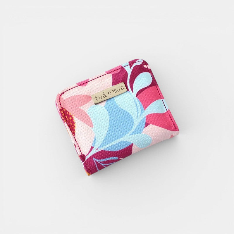 Mini billetera Miniwal Luana compacta y funcional, ideal para organizar tarjetas, billetes y monedas en poco espacio. Diseño moderno, liviano y resistente, perfecta para llevar en bolsos pequeños o usar a diario con estilo y practicidad.